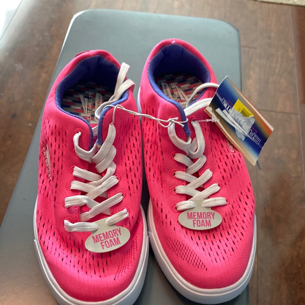 NWT catapult memory foam Size 8